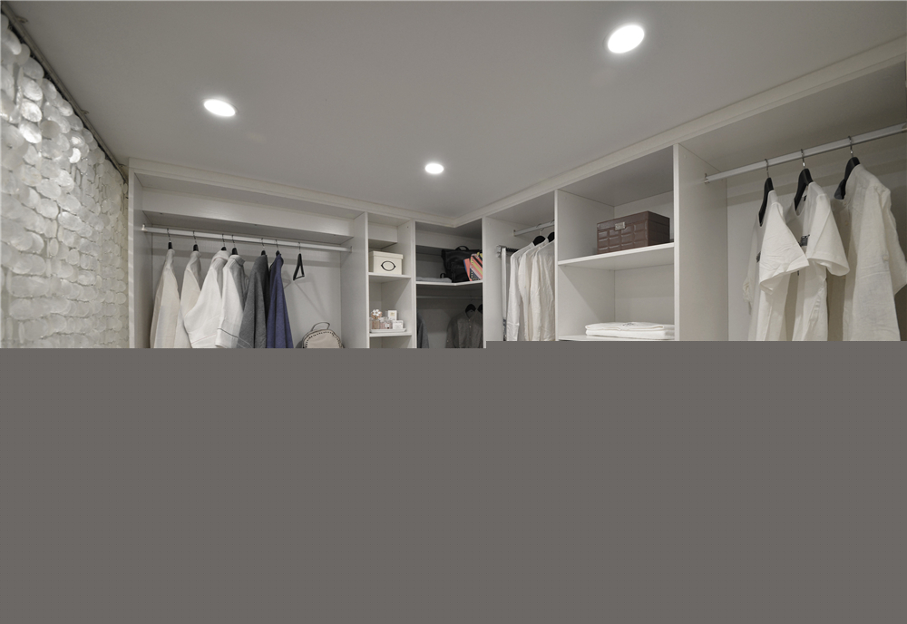 入墻式衣柜和開放式衣柜優(yōu)缺點(diǎn) 哪種衣柜好？(圖1)