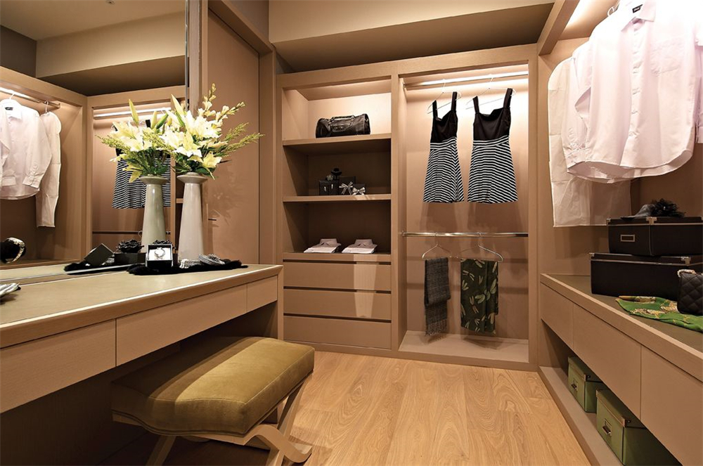 衣柜定制要多少錢 價格怎么算？(圖1)