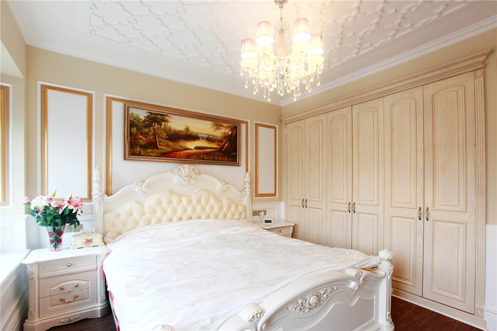 入墻式定制衣柜有哪些優(yōu)缺點？(圖1)